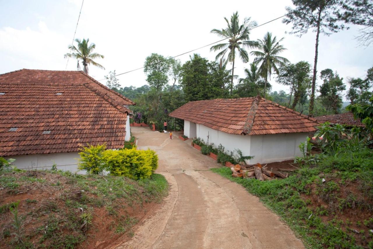 Sardar Bahadur'S Heritage Bungalow Estate Stay Napoklu Екстер'єр фото