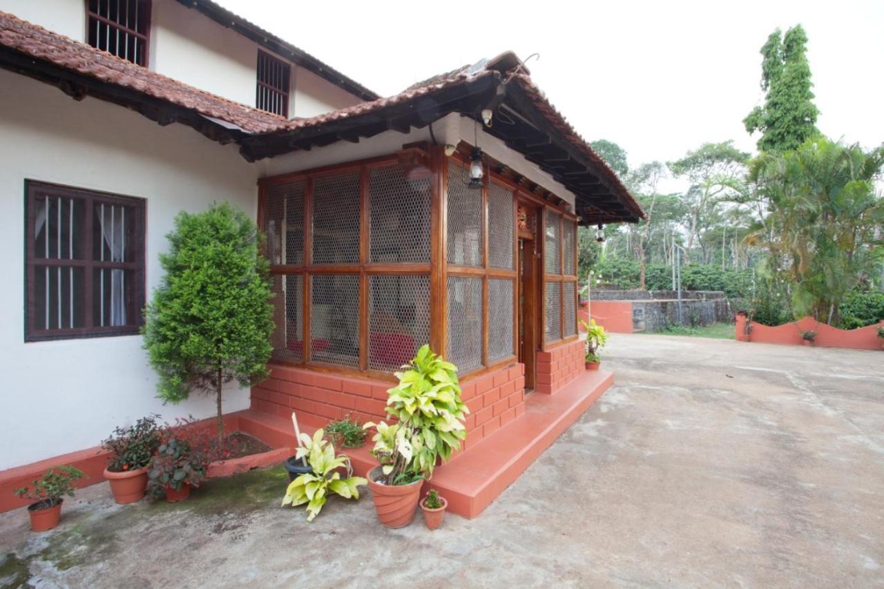 Sardar Bahadur'S Heritage Bungalow Estate Stay Napoklu Екстер'єр фото