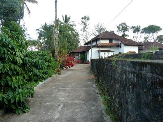 Sardar Bahadur'S Heritage Bungalow Estate Stay Napoklu Екстер'єр фото