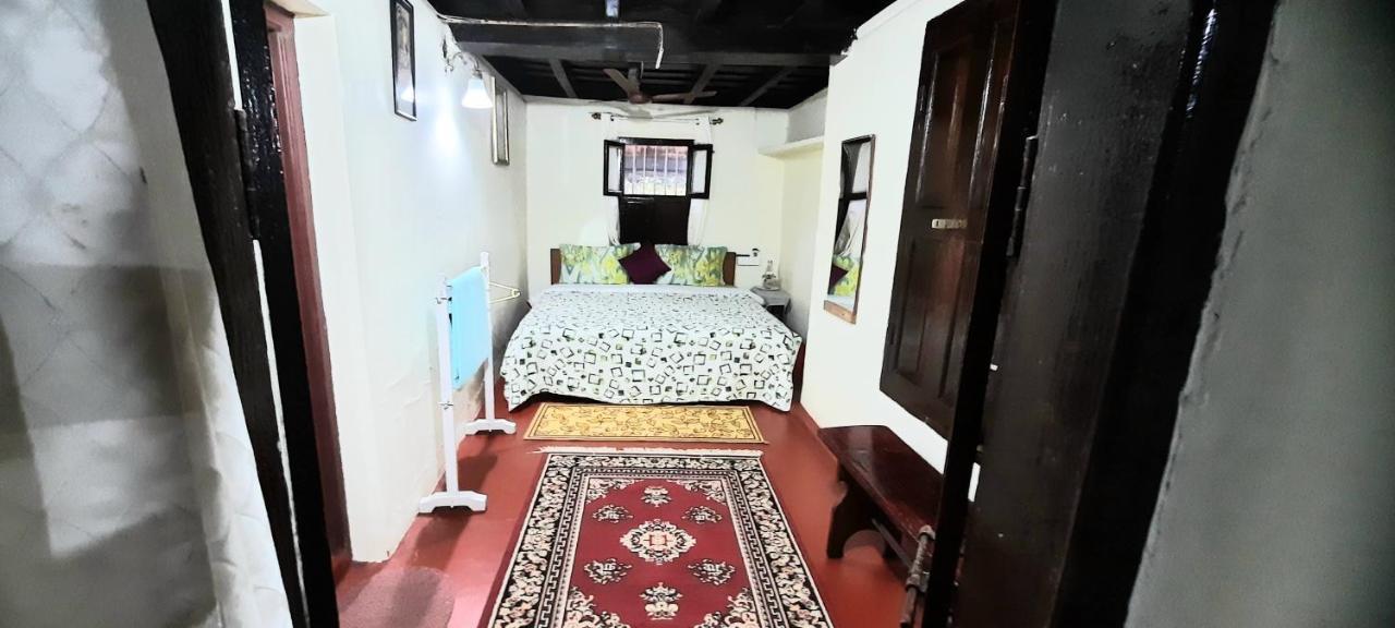 Sardar Bahadur'S Heritage Bungalow Estate Stay Napoklu Екстер'єр фото